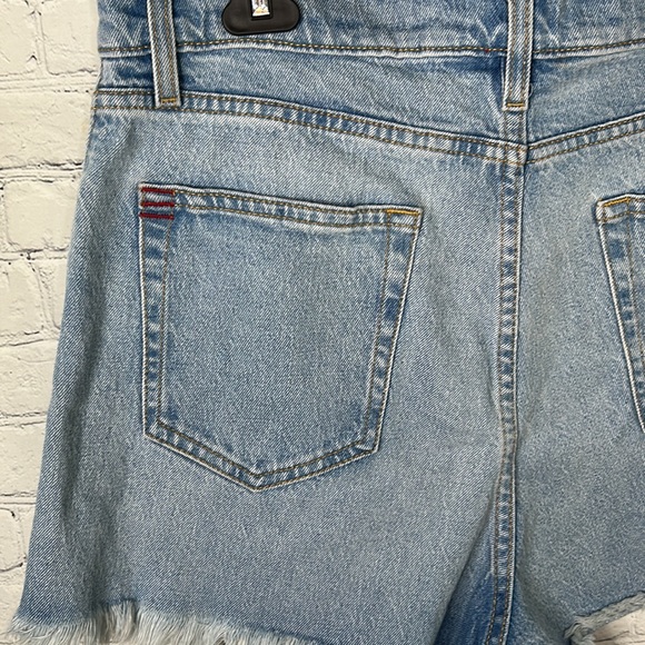 Urban Outfitters BDG Girlfriend High Rise Cut Off Denim Shorts Size 32 - Picture 4 of 5